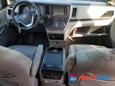 Zdjęcie 8 z 12 samochodu: 2019 TOYOTA SIENNA XLE 8-PASSENGER VIN:5TDYZ3DC2KS985612 - miniatura