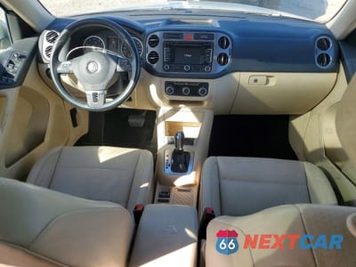 Zdjęcie 8 z 12 samochodu: 2011 VOLKSWAGEN TIGUAN S VIN:WVGAV7AX4BW510082 - miniatura