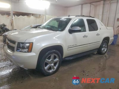 2013 CHEVROLET AVALANCHE LTZ 3GNTKGE76DG376944 - główne zdjęcie licytacji z USA - miniatura