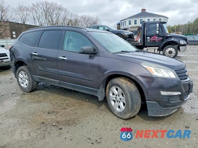 Czwarte zdjęcie samochodu z boku: 2014 CHEVROLET TRAVERSE LS VIN:1GNKRFKDXEJ146612 - miniatura