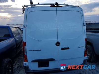 Zdjęcie 6 z 12 samochodu: 2019 MERCEDES BENZ SPRINTER 2500 VIN:WD3PF0CD2KP047529 - miniatura