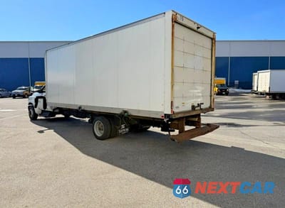 Trzecie zdjęcie samochodu z tyłu: 2022 CHEVROLET SILVERADO MEDIUM DUTY VIN:1HTKHPVM7NH049245 - miniatura