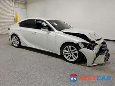 Czwarte zdjęcie samochodu z boku: 2021 LEXUS IS 300 BASE VIN:JTHAA1D21M5112056 - miniatura