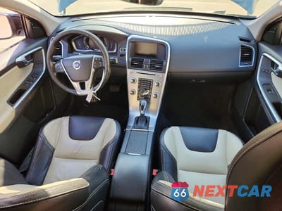 Zdjęcie 8 z 11 samochodu: 2017 VOLVO XC60 T5 DYNAMIC VIN:YV440MDR7H2035469 - miniatura