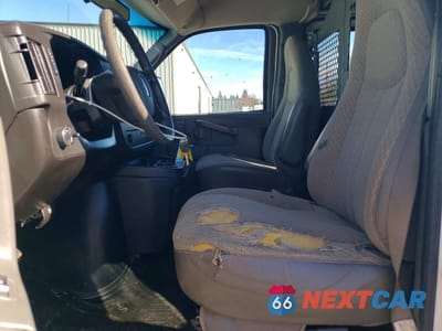 Zdjęcie 7 z 12 samochodu: 2008 GMC SAVANA G1500 VIN:1GTFG15X481231331 - miniatura