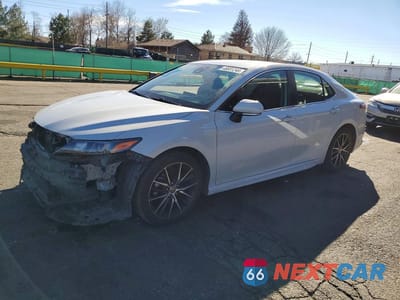 2022 TOYOTA CAMRY SE 4T1G11AK3NU070394 - główne zdjęcie licytacji z USA - miniatura