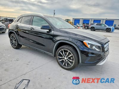 Czwarte zdjęcie samochodu z boku: 2017 MERCEDES-BENZ GLA 250 VIN:WDCTG4EB7HJ347917 - miniatura