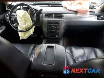 Zdjęcie 9 z 14 samochodu: 2007 CHEVROLET SUBURBAN C1500 VIN:3GNFC16J27G315614 - miniatura