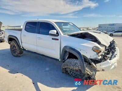Czwarte zdjęcie samochodu z boku: 2018 TOYOTA TACOMA TRD PRO VIN:5TFCZ5ANXJX154007 - miniatura