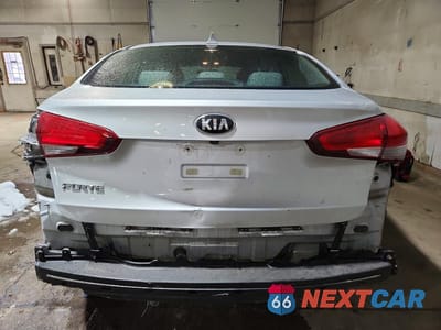 Zdjęcie 6 z 13 samochodu: 2017 KIA FORTE LX VIN:3KPFL4A70HE121005 - miniatura