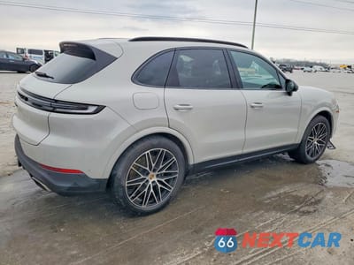 Trzecie zdjęcie samochodu z tyłu: 2024 PORSCHE CAYENNE VIN:WP1AA2AY4RDA08771 - miniatura