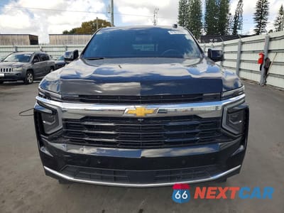 Piąte zdjęcie samochodu w środku: 2025 CHEVROLET SUBURBAN C1500 LS VIN:1GNS5BRD1SR303225 - miniatura