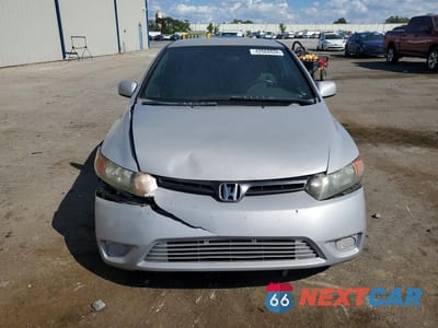 Piąte zdjęcie samochodu w środku: 2008 HONDA CIVIC LX VIN:2HGFG12618H576718 - miniatura