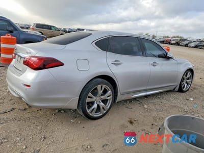 Trzecie zdjęcie samochodu z tyłu: 2016 INFINITI Q70L 3.7 VIN:JN1BY1PP1GM630254 - miniatura