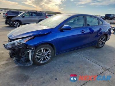 2023 KIA FORTE LXS 3KPF24AD5PE596348 - główne zdjęcie licytacji z USA - miniatura