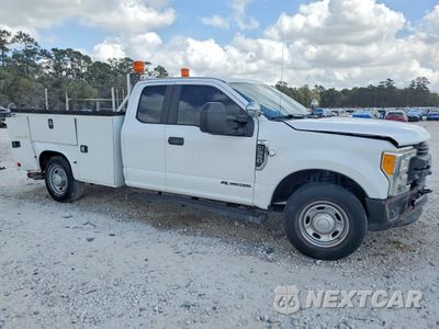 Czwarte zdjęcie samochodu z boku: 2017 FORD F350 SUPER DUTY VIN:1FD8X3ATXHEF24663 - miniatura