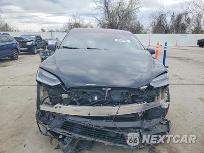Piąte zdjęcie samochodu w środku: 2022 TESLA MODEL X VIN:7SAXCAE53NF350881 - miniatura