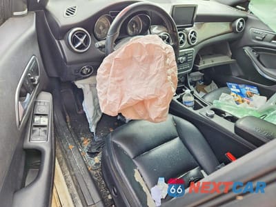 Zdjęcie 8 z 12 samochodu: 2014 MERCEDES-BENZ CLA 250 4MATIC VIN:WDDSJ4GB4EN140864 - miniatura