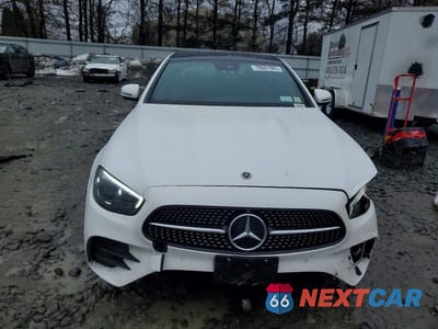 Piąte zdjęcie samochodu w środku: 2022 MERCEDES-BENZ E 350 4MATIC VIN:W1KZF8EB6NB071378 - miniatura