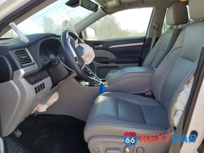 Zdjęcie 7 z 13 samochodu: 2017 TOYOTA HIGHLANDER XLE VIN:5TDJZRFH9HS518886 - miniatura