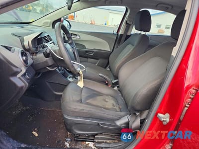 Zdjęcie 7 z 12 samochodu: 2014 CHEV SONIC VIN:1G1JC5SH9E4222007 - miniatura