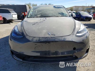 Piąte zdjęcie samochodu w środku: 2025 TESLA MODEL Y VIN:7SAYGDED6SF234023 - miniatura