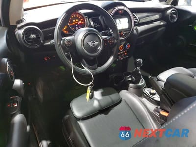 Zdjęcie 8 z 13 samochodu: 2019 MINI COOPER S VIN:WMWXP7C5XK2C62819 - miniatura