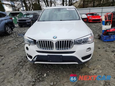 Piąte zdjęcie samochodu w środku: 2017 BMW X3 SDRIVE28I VIN:5UXWZ7C54H0U47621 - miniatura