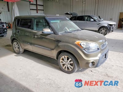 Czwarte zdjęcie samochodu z boku: 2012 KIA SOUL + VIN:KNDJT2A6XC7417891 - miniatura