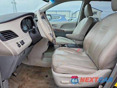 Zdjęcie 7 z 13 samochodu: 2013 TOYOTA SIENNA VIN:5TDYK3DC1DS290447 - miniatura