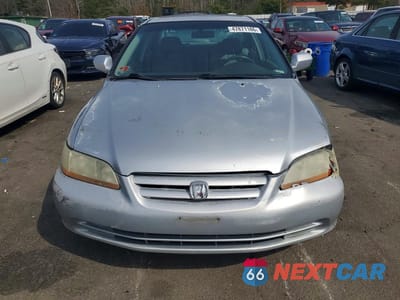 Piąte zdjęcie samochodu w środku: 2001 HONDA ACCORD EX VIN:1HGCG66871A002656 - miniatura
