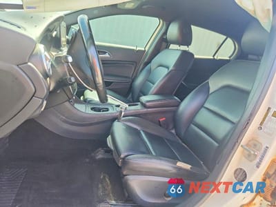 Zdjęcie 7 z 13 samochodu: 2016 MERCEDES-BENZ GLA 250 VIN:WDCTG4EB7GJ219191 - miniatura