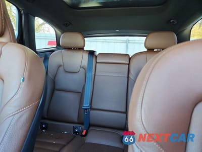Zdjęcie 10 z 12 samochodu: 2022 VOLVO XC60 B5 MOMENTUM VIN:YV4L12RK3N1920665 - miniatura