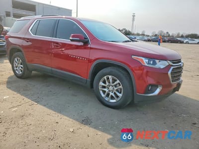 Czwarte zdjęcie samochodu z boku: 2018 CHEVROLET TRAVERSE LT VIN:1GNERGKW3JJ222041 - miniatura