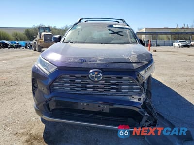 Piąte zdjęcie samochodu w środku: 2020 TOYOTA RAV4 HYBRID XSE VIN:JTMEWRFV2LJ045323 - miniatura