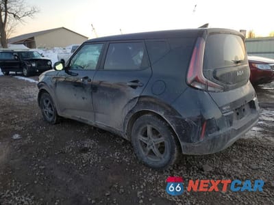 Drugie zdjęcie samochodu z przodu: 2023 KIA SOUL LX VIN:KNDJ23AU0P7894505 - miniatura