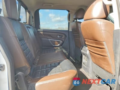 Zdjęcie 10 z 12 samochodu: 2017 NISSAN TITAN XD PLATINUM RESERVE VIN:1N6BA1F46HN539899 - miniatura