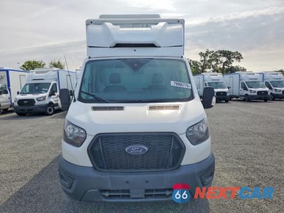 Piąte zdjęcie samochodu w środku: 2020 FORD TRANSIT DELIVERY TRUCK VIN:1FDBW5Z80LKA95581 - miniatura