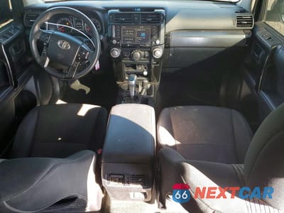 Zdjęcie 8 z 13 samochodu: 2020 TOYOTA 4RUNNER TRD OFF-ROAD VIN:JTEBU5JR3L5789657 - miniatura