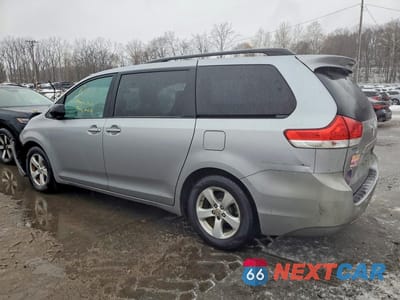 Drugie zdjęcie samochodu z przodu: 2011 TOYOTA SIENNA LE 8-PASSENGER VIN:5TDKK3DC0BS082000 - miniatura