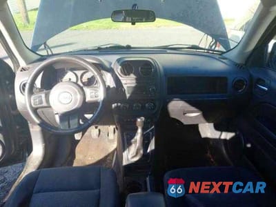 Zdjęcie 9 z 10 samochodu: 2011 JEEP PATRIOT SPORT VIN:1J4NF1GB1BD212946 - miniatura