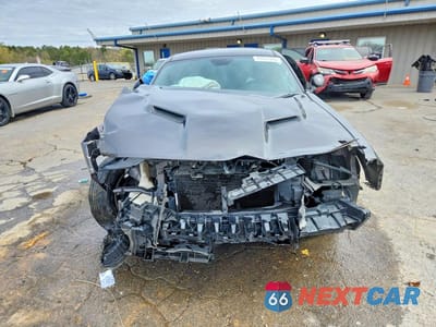 Piąte zdjęcie samochodu w środku: 2017 DODGE CHALLENGER SXT VIN:2C3CDZAG7HH665703 - miniatura