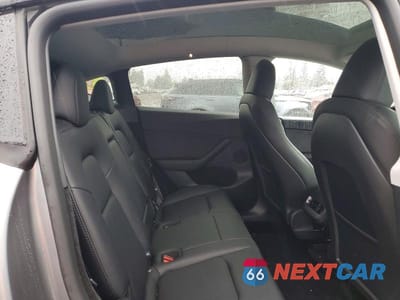 Zdjęcie 10 z 11 samochodu: 2025 TESLA MODEL Y VIN:7SAYGDEE5SF282315 - miniatura