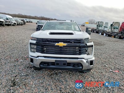 Piąte zdjęcie samochodu w środku: 2025 CHEVROLET SILVERADO K3500 VIN:1GC4KSEYXSF234720 - miniatura
