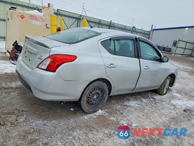 Trzecie zdjęcie samochodu z tyłu: 2018 NISSAN VERSA SV VIN:3N1CN7APXJL878657 - miniatura