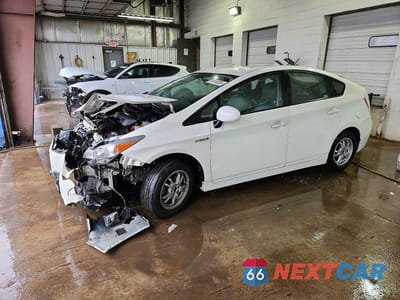 2011 TOYOTA PRIUS THREE JTDKN3DU8B5335697 - główne zdjęcie licytacji z USA - miniatura