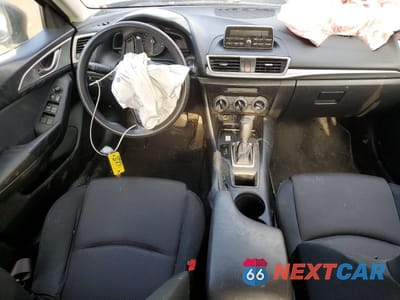 Zdjęcie 8 z 12 samochodu: 2018 MAZDA 3 SPORT VIN:JM1BN1U72J1175790 - miniatura