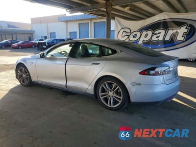 Drugie zdjęcie samochodu z przodu: 2014 TESLA MODEL S VIN:5YJSA1H14EFP63625 - miniatura