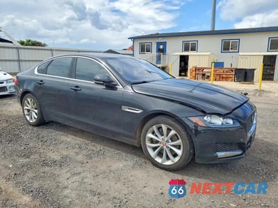 Czwarte zdjęcie samochodu z boku: 2018 JAGUAR XF PREMIUM VIN:SAJBD4FX5JCY58090 - miniatura