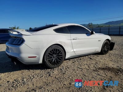 Trzecie zdjęcie samochodu z tyłu: 2020 FORD MUSTANG GT VIN:1FA6P8CF0L5134086 - miniatura